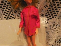 1585 SEARS EXCLUSIVE LIVING BARBIE ACTION HOT PINK COAT SKI JACKET